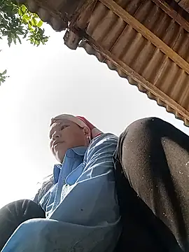 callistra online show from December 1, 3:44 am