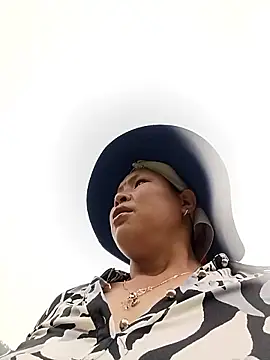 callistra online show from April 1, 4:35 am