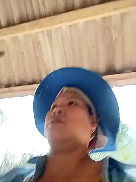 callistra online show from April 13, 5:46 am