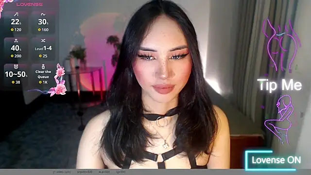 Snapshot of Divine_Goddesss chatting on October 31, 3:07 am Divine Goddesss online show from October 31, 3:07 am