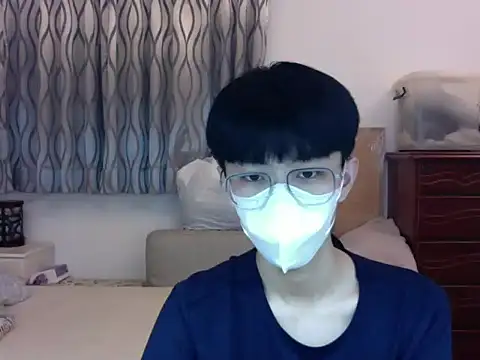 Snapshot of kai101010 chatting on September 19, 3:45 pm kai101010 online show from September 19, 3:45 pm