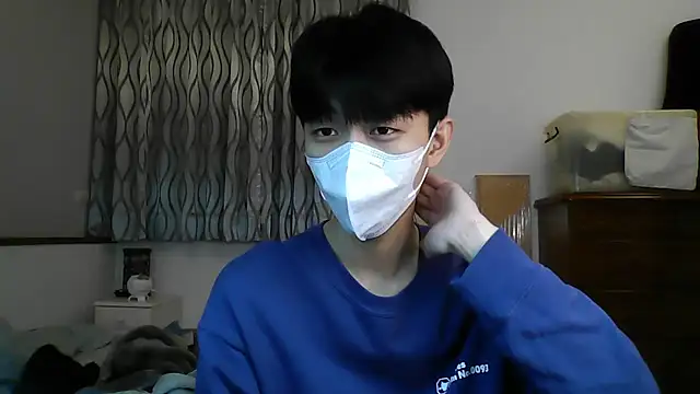 Snapshot of kai101010 chatting on February 8, 1:03 pm kai101010 online show from February 8, 1:03 pm