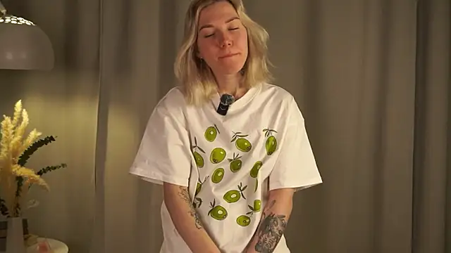 DianeHonnette online show from April 4, 7:22 pm