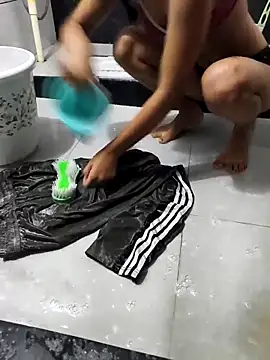 sassyishhu76 online show from November 9, 6:33 am