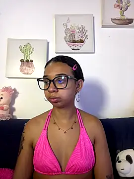 Suzanelee1 online show from January 7, 1:24 pm