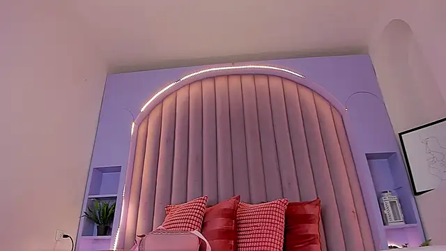 Snapshot of KeendraFox_ chatting on October 4, 5:22 pm KeendraFox online show from October 4, 5:22 pm