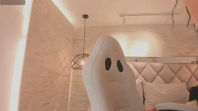 grace daviss online show from April 10, 10:53 am