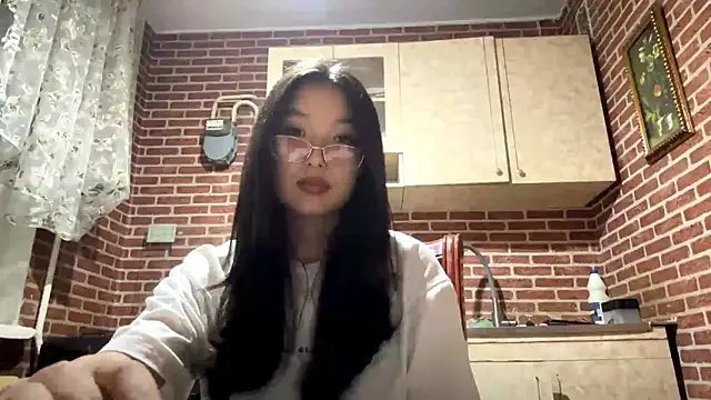 EmmaLeexth online show from October 3, 1:19 pm