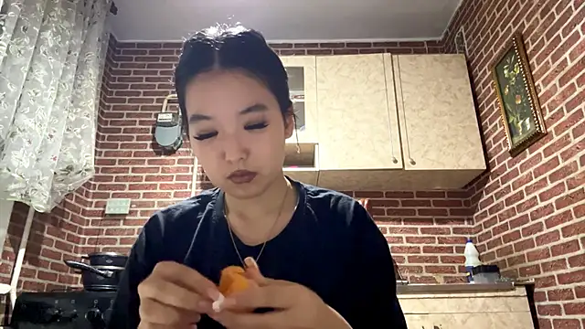 EmmaLeexth online show from November 4, 12:59 pm