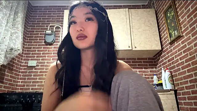 EmmaLeexth online show from December 21, 2:24 pm