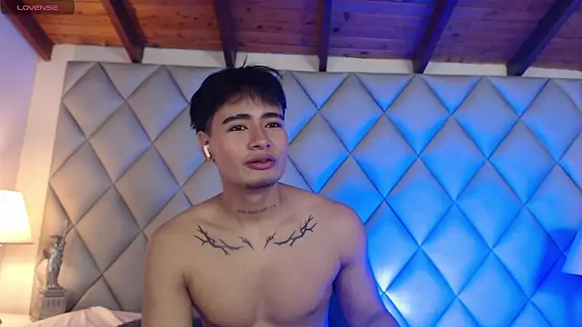 Clement Reyes online show from November 4, 1:21 pm