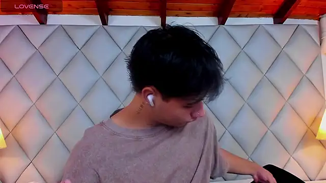 Clement Reyes online show from December 20, 1:51 pm