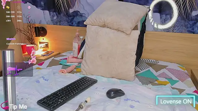 Snapshot of Anabacker01 chatting on October 18, 7:47 pm Anabacker01 online show from October 18, 7:47 pm