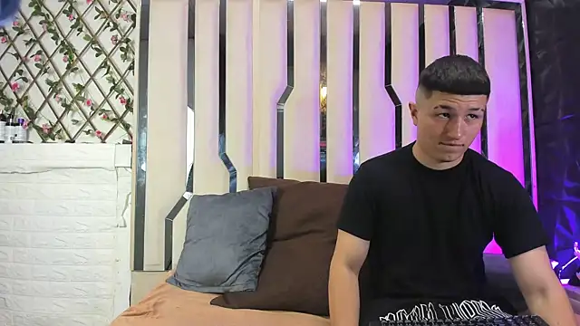 ANLLELOAndANGELA online show from May 22, 4:45 pm