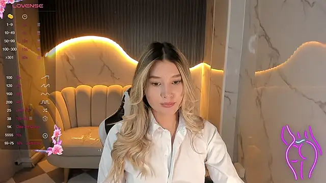 Emma1 b  online show from October 2, 8:27 pm