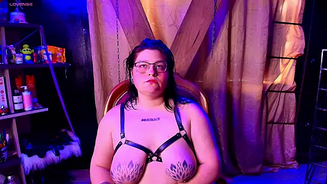 Miilaa    online show from December 1, 7:30 pm