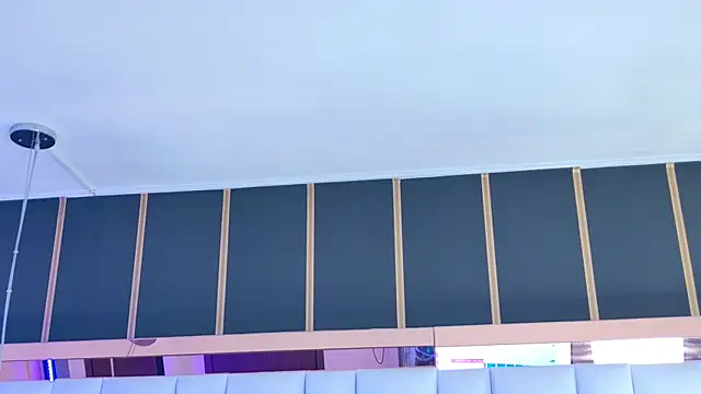 IrissBloom online show from January 7, 7:05 pm