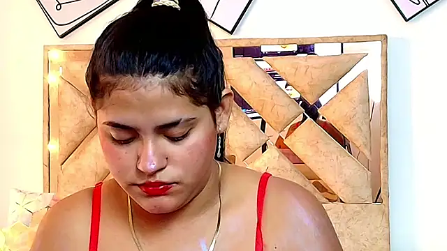 Selenegomezz online show from November 16, 9:20 pm