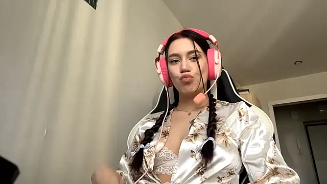 AdrianaRudin online show from September 23, 6:05 am