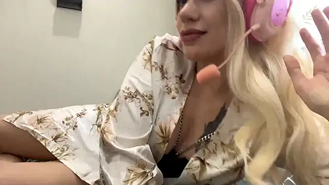 AdrianaRudin online show from September 29, 7:24 am