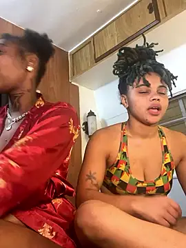 QUEENCALIMOD online show from February 28, 3:29 am