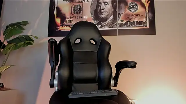 chrizmacgregor online show from February 13, 1:45 am