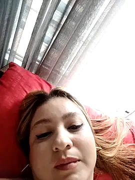 Mia Roushlatin online show from October 6, 4:48 pm
