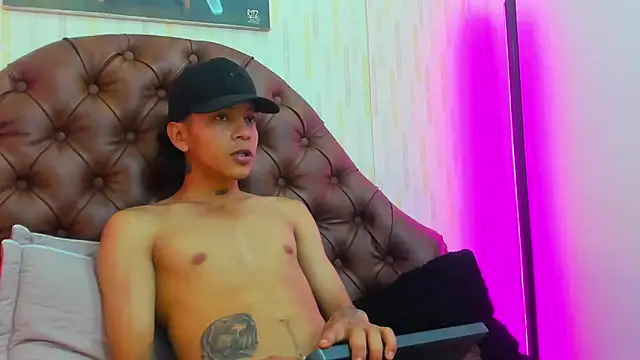 noah blake0 online show from September 20, 5:08 am