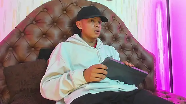 noah blake0 online show from September 23, 2:36 am