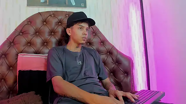noah blake0 online show from October 1, 2:28 am