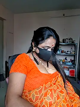 Snapshot of queendivya chatting on July 5, 7:48 am queendivya online show from July 5, 7:48 am