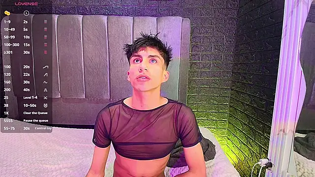 Snapshot of Erick_Velveth chatting on December 18, 5:13 am Erick Velveth online show from December 18, 5:13 am