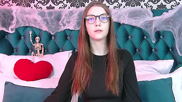 EllenBush online show from October 27, 5:06 pm