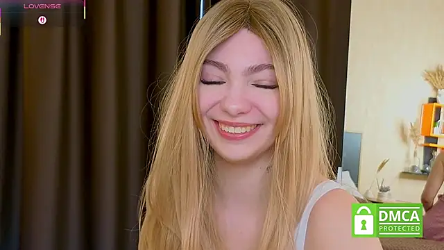 EmilyZortea online show from October 11, 8:35 am