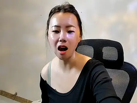 sallycui online show from September 25, 10:57 pm