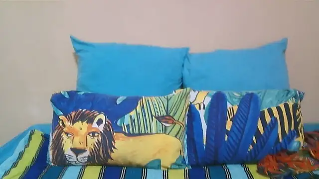 GAIGANTICBOOBS online show from April 12, 5:01 am