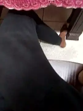 Snapshot of crish09 chatting on November 7, 2:39 pm crish09 online show from November 7, 2:39 pm