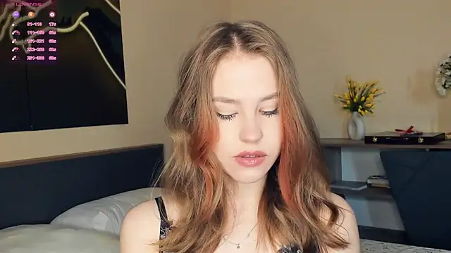 MaliaBourraine online show from April 12, 7:13 am