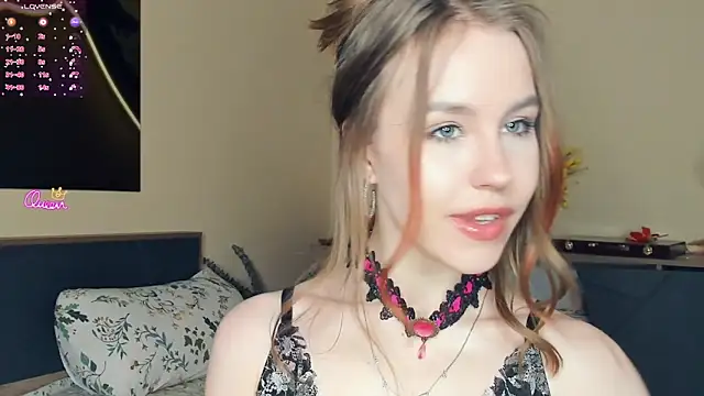 MaliaBourraine online show from April 17, 12:30 pm