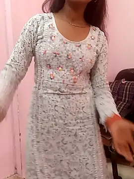 Snapshot of pari_rani7 chatting on March 12, 4:07 am pari rani7 online show from March 12, 4:07 am