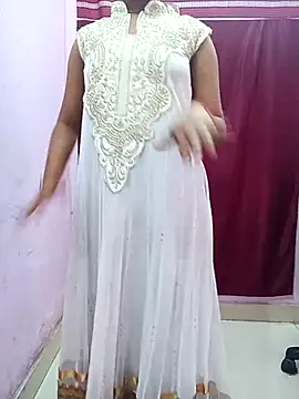 Snapshot of pari_rani7 chatting on March 25, 4:40 am pari rani7 online show from March 25, 4:40 am