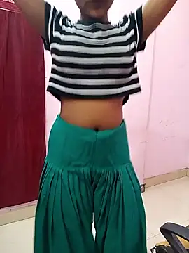 Snapshot of pari_rani7 chatting on March 26, 4:07 am pari rani7 online show from March 26, 4:07 am