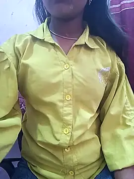Snapshot of pari_rani7 chatting on April 2, 5:38 am pari rani7 online show from April 2, 5:38 am
