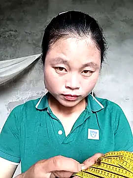 clara-cute online show from October 2, 4:52 am