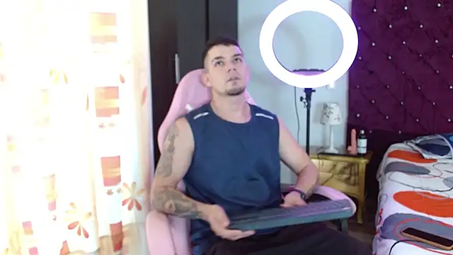 Snapshot of BooyHott_ chatting on November 1, 6:54 pm BooyHott online show from November 1, 6:54 pm