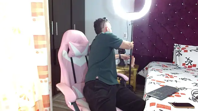 Snapshot of BooyHott_ chatting on November 10, 6:51 pm BooyHott online show from November 10, 6:51 pm