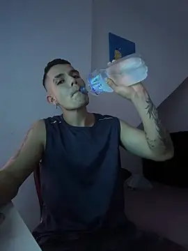 Snapshot of BooyHott_ chatting on December 1, 9:09 pm BooyHott online show from December 1, 9:09 pm