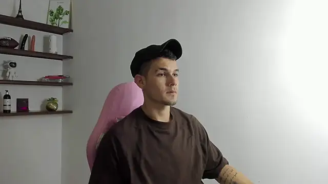 Snapshot of BooyHott_ chatting on December 14, 6:56 pm BooyHott online show from December 14, 6:56 pm