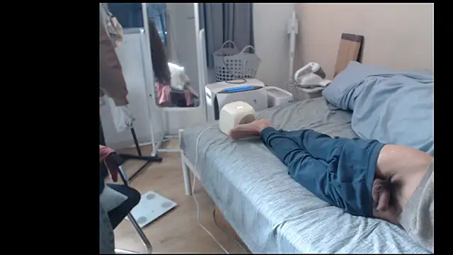 leeyoung  online show from March 6, 6:21 am