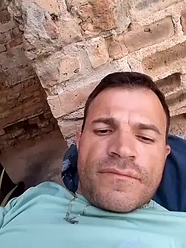 Snapshot of Claudiokkkkk chatting on December 18, 4:02 pm Claudiokkkkk online show from December 18, 4:02 pm